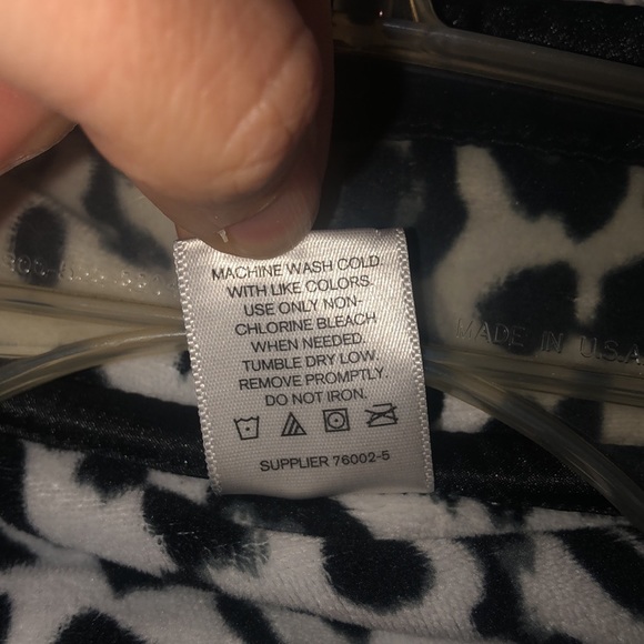 Liz Claiborne Animal Print Fleece Pajama Set - Medium - Picture 13 of 13